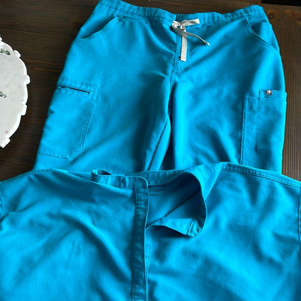 Figs scrubs uniform set